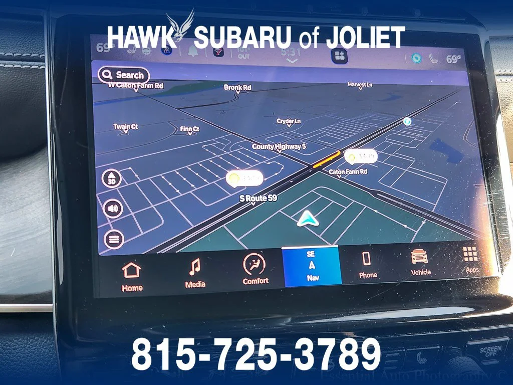 Used 2023 Diamond Black Crystal Pearlcoat Jeep Limited image 12