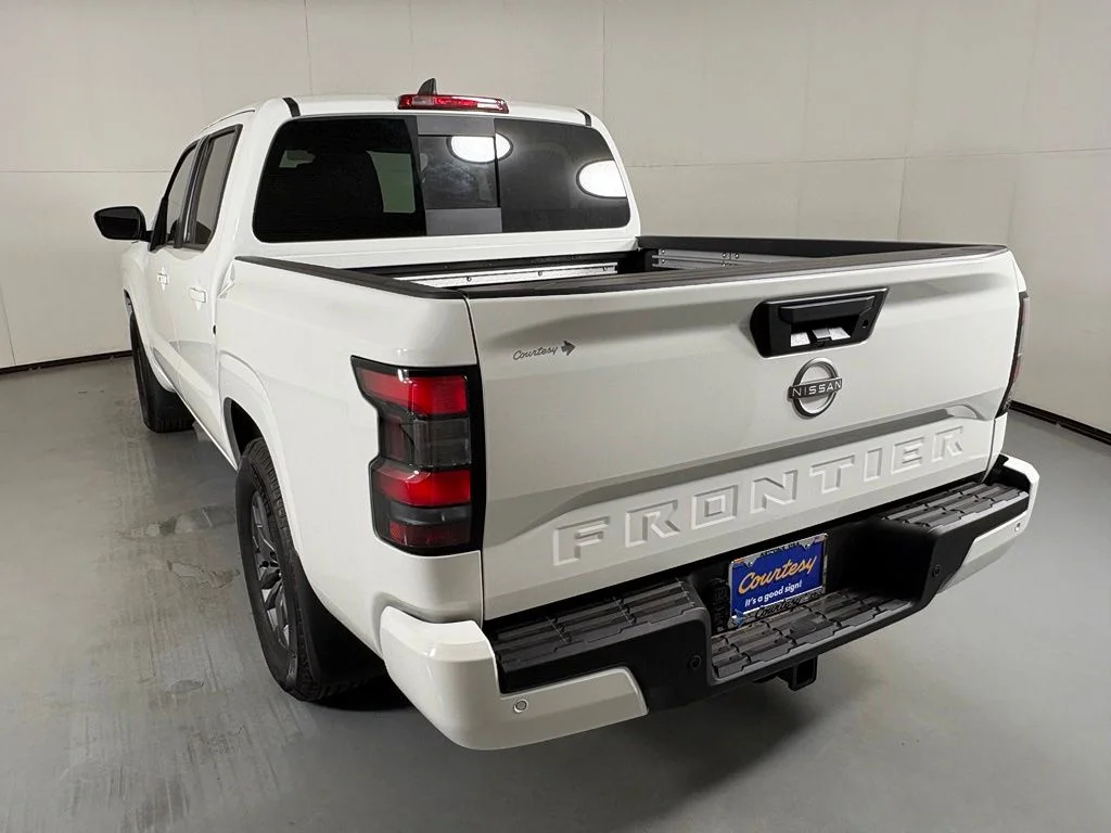 New 2026 Glacier White Nissan Crew Cab SV image 6
