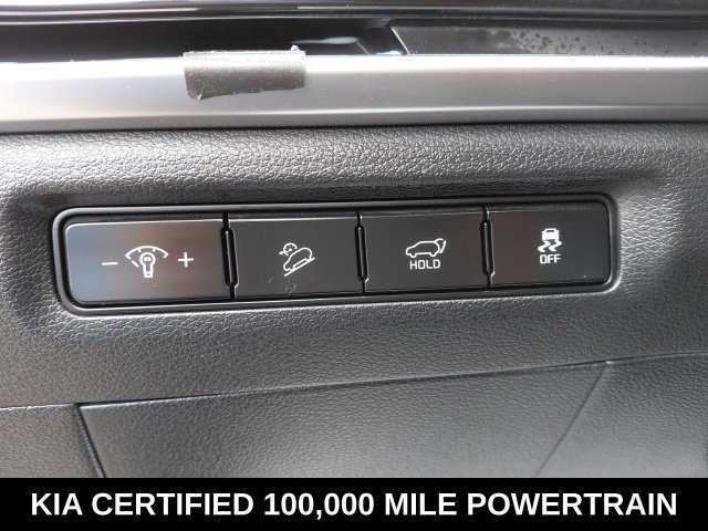 Used 2025 Black Kia S image 19
