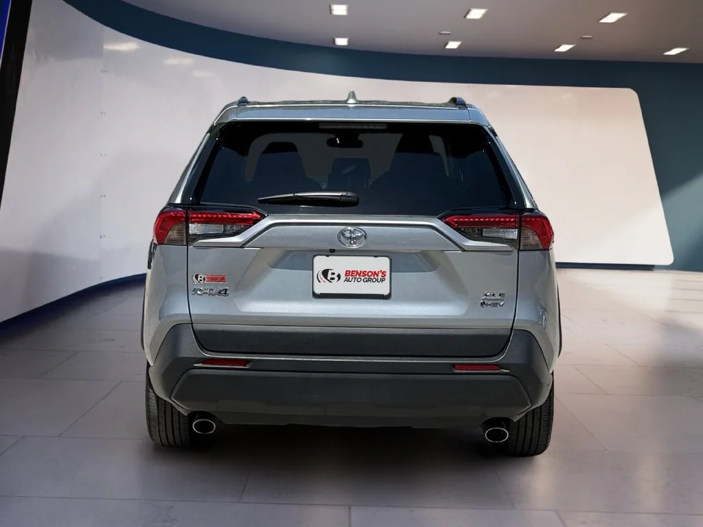 Used 2025 Silver Toyota XLE image 4