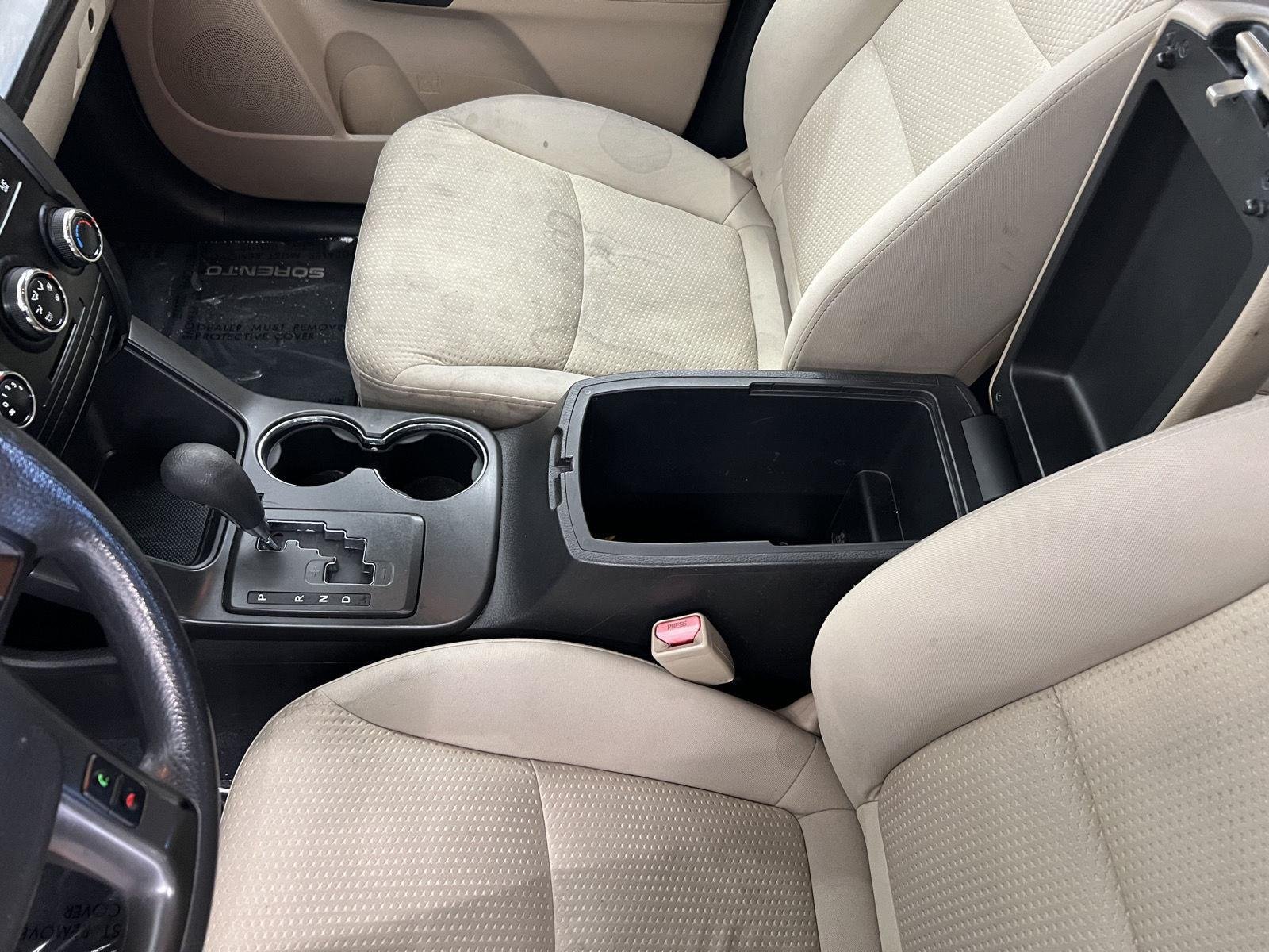 2011 Kia Sorento LX - Photo 18