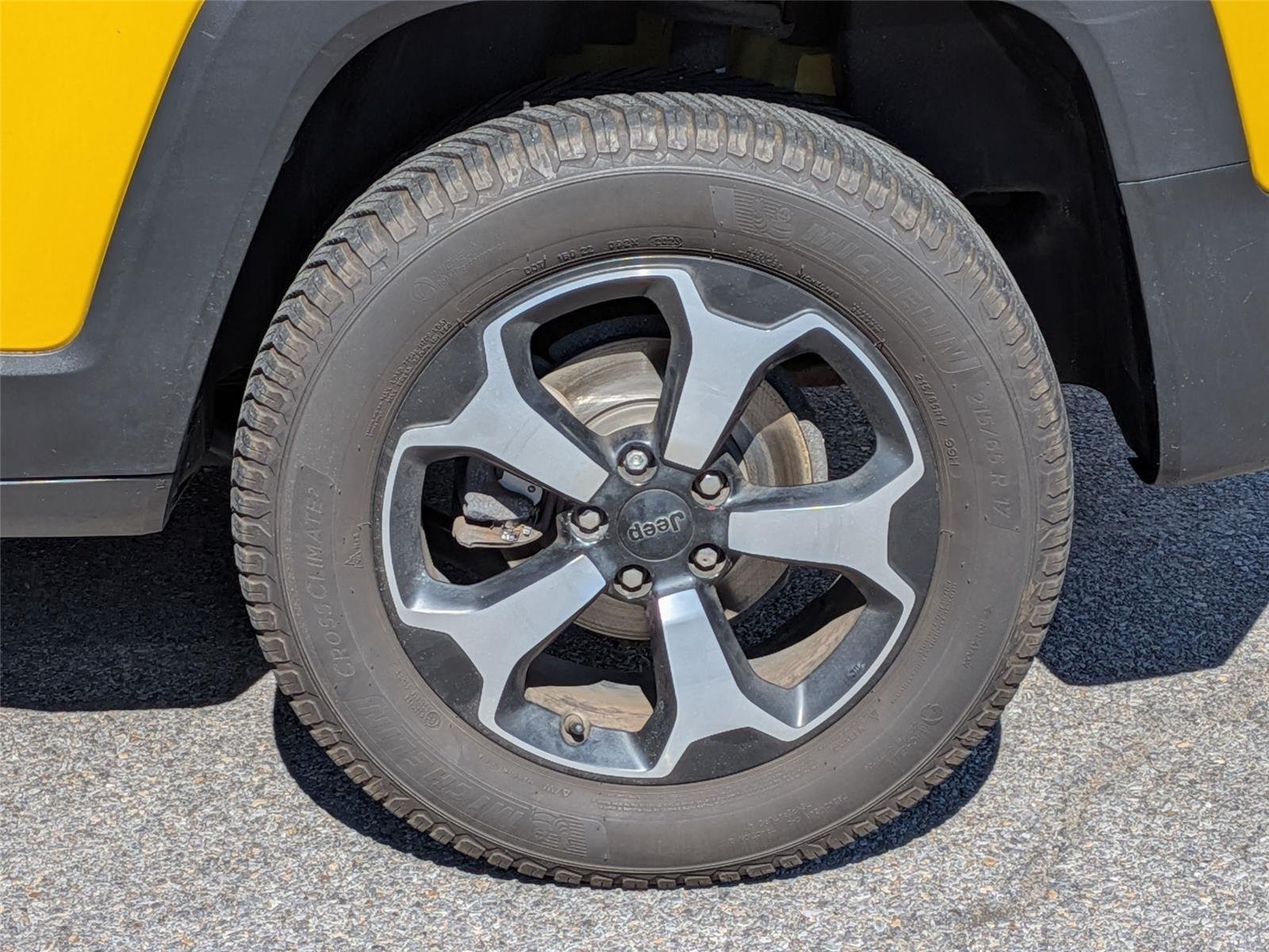 Used 2019 Solar Yellow Clearcoat Jeep Trailhawk image 9