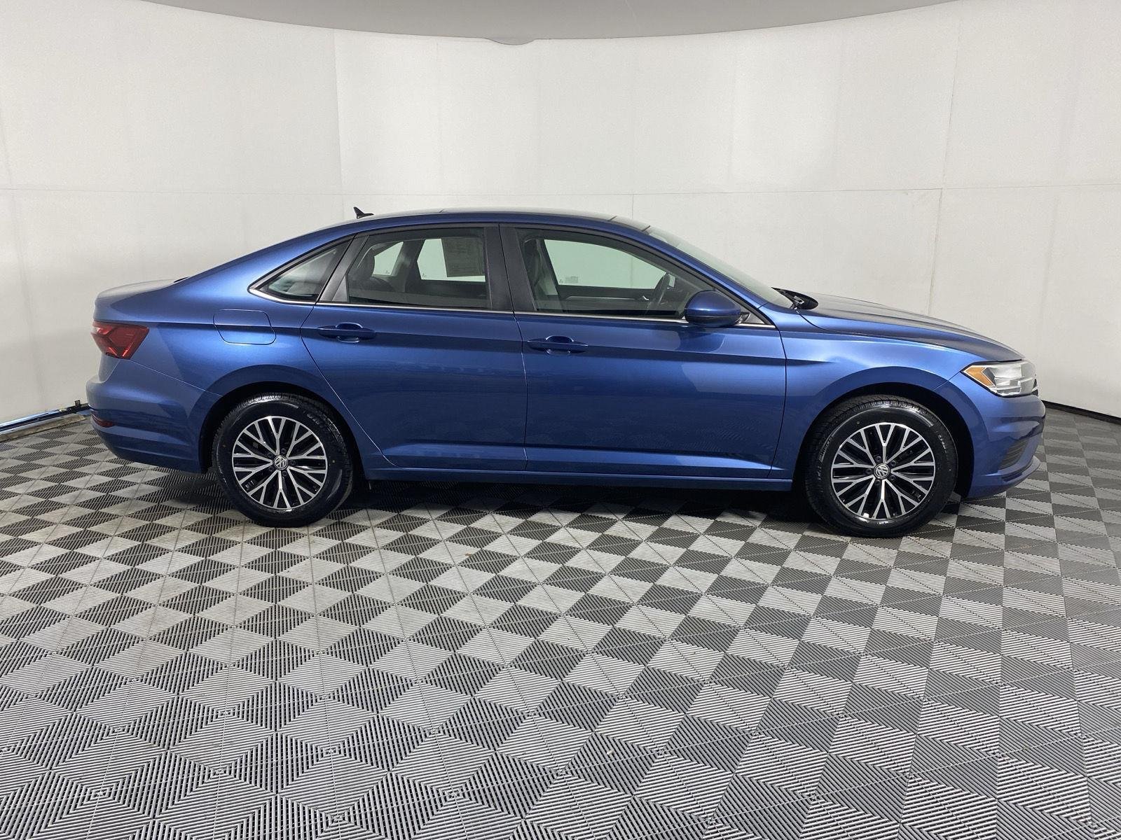 Used 2020 Blue Silk Metallic Volkswagen S image 9