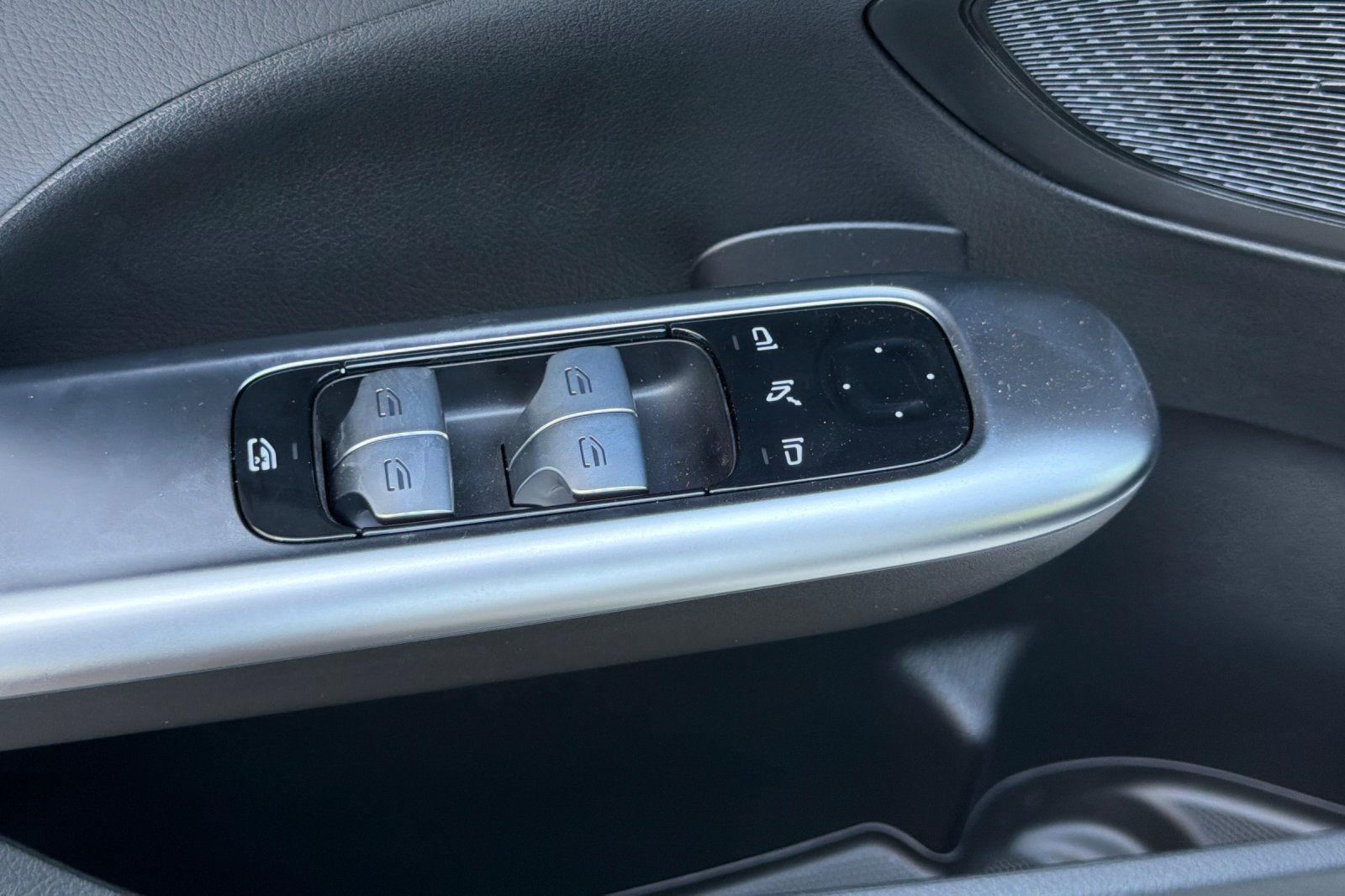 2026 Mercedes-Benz C-Class Sedan C 300 - Photo 22