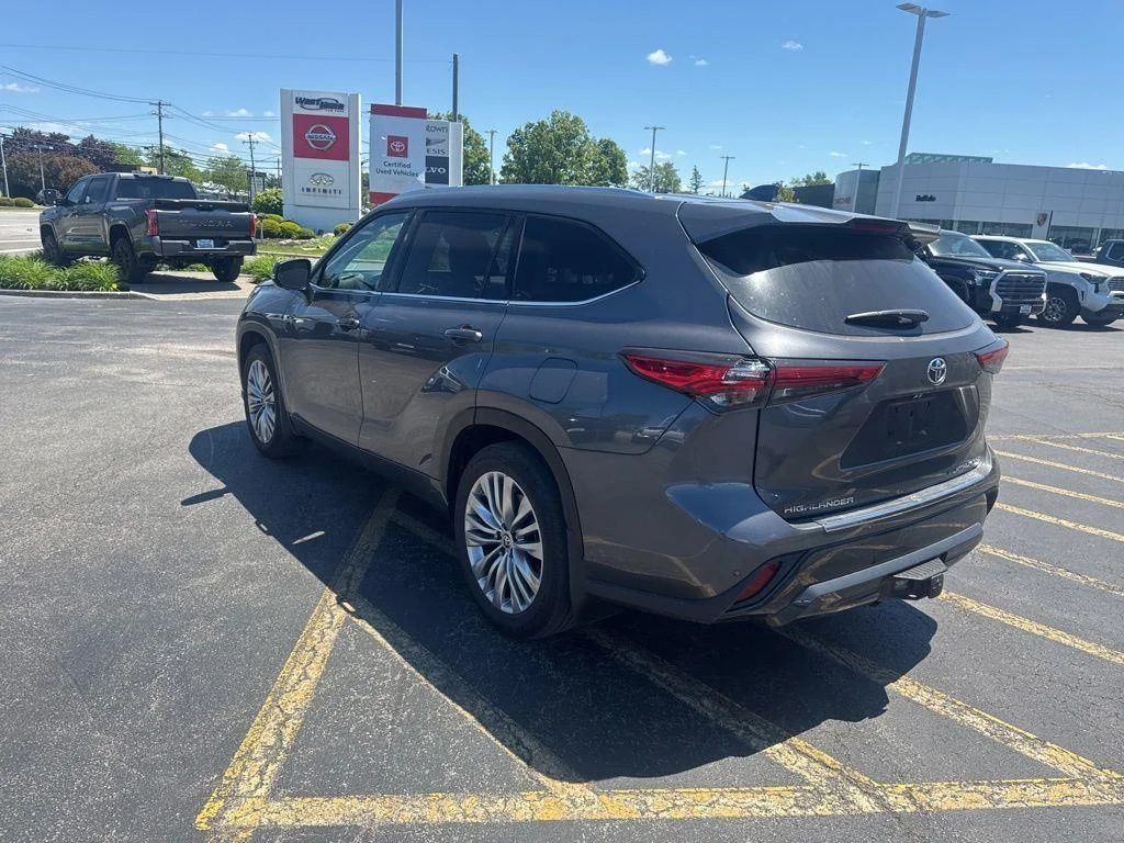 Used 2023 Magnetic Gray Metallic Toyota Platinum image 6