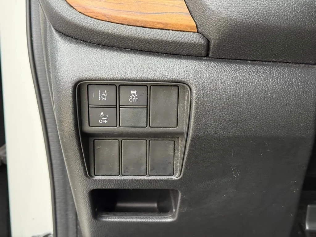 Used 2017 White Honda EX image 17