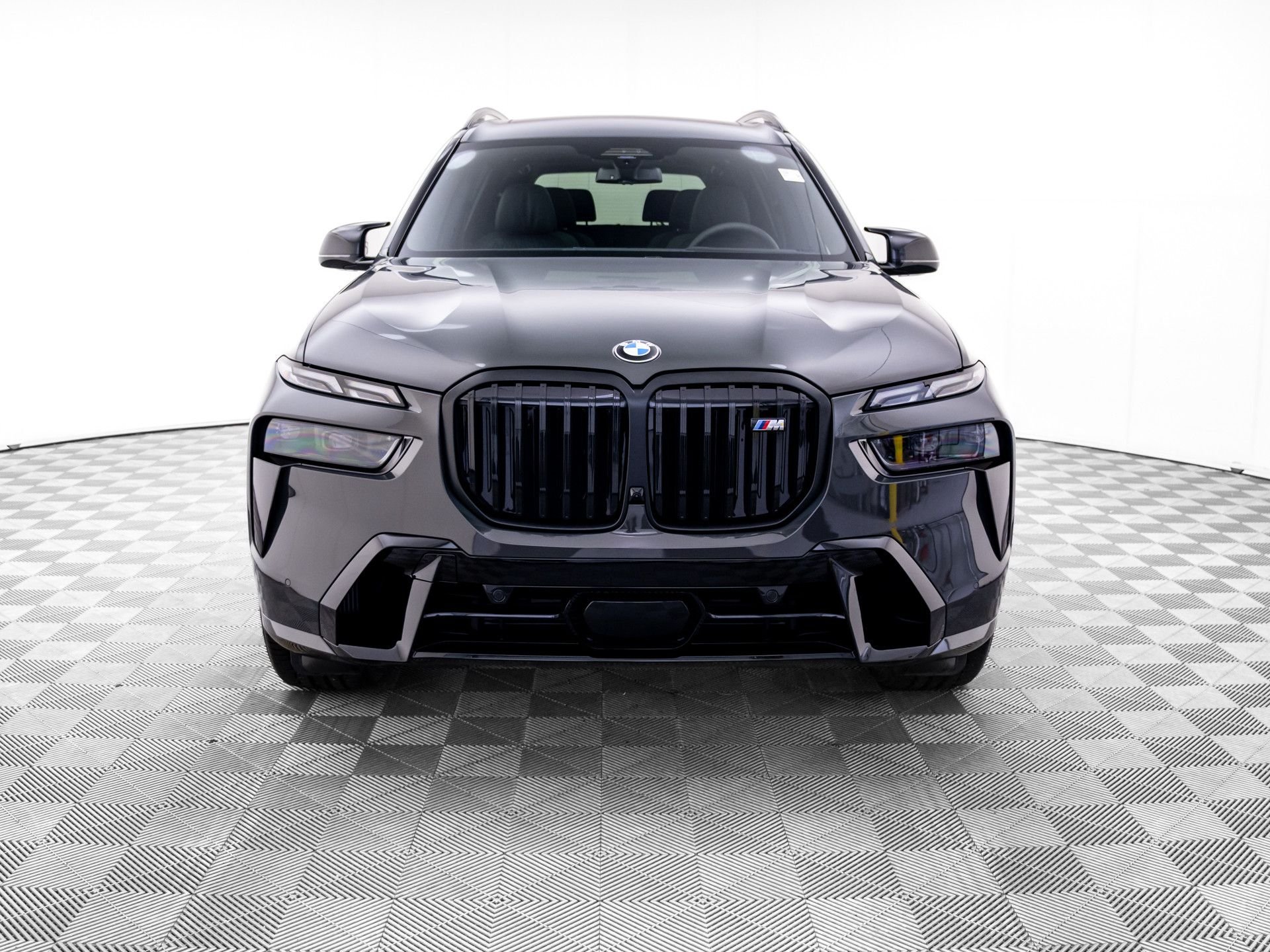 New 2027 Dravit Grey Metallic BMW M60i image 10
