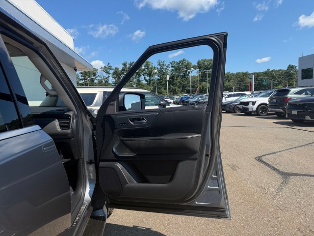 Used 2025 Silver INFINITI SENSORY image 32
