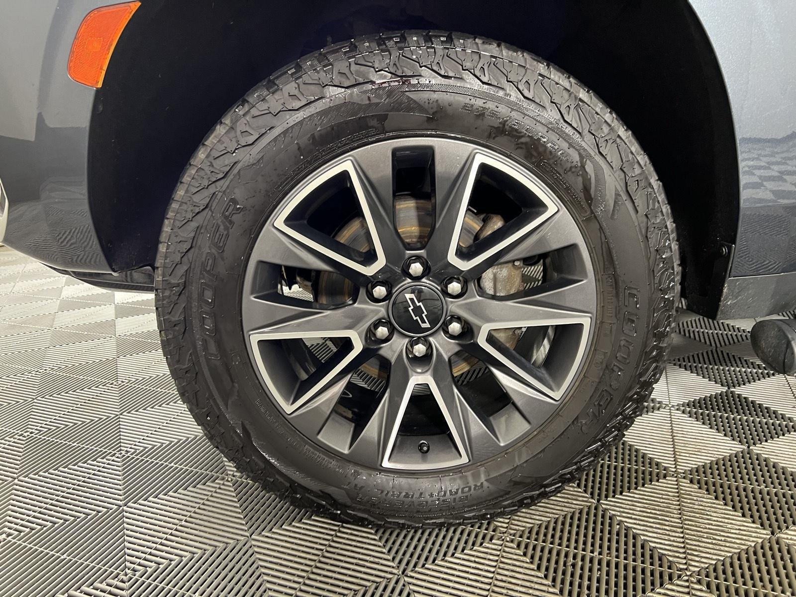 Used 2021 Shadow Gray Metallic Chevrolet Z71 image 12