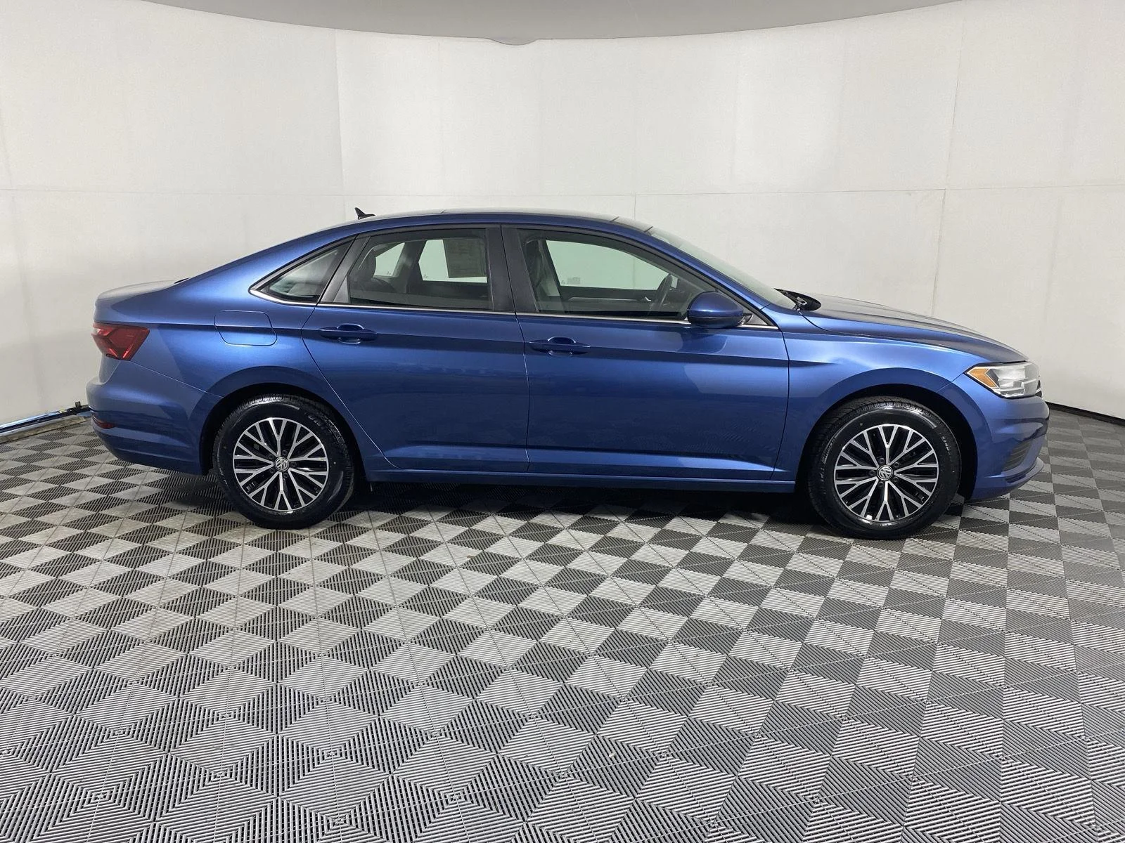Used 2020 Blue Silk Metallic Volkswagen S image 9