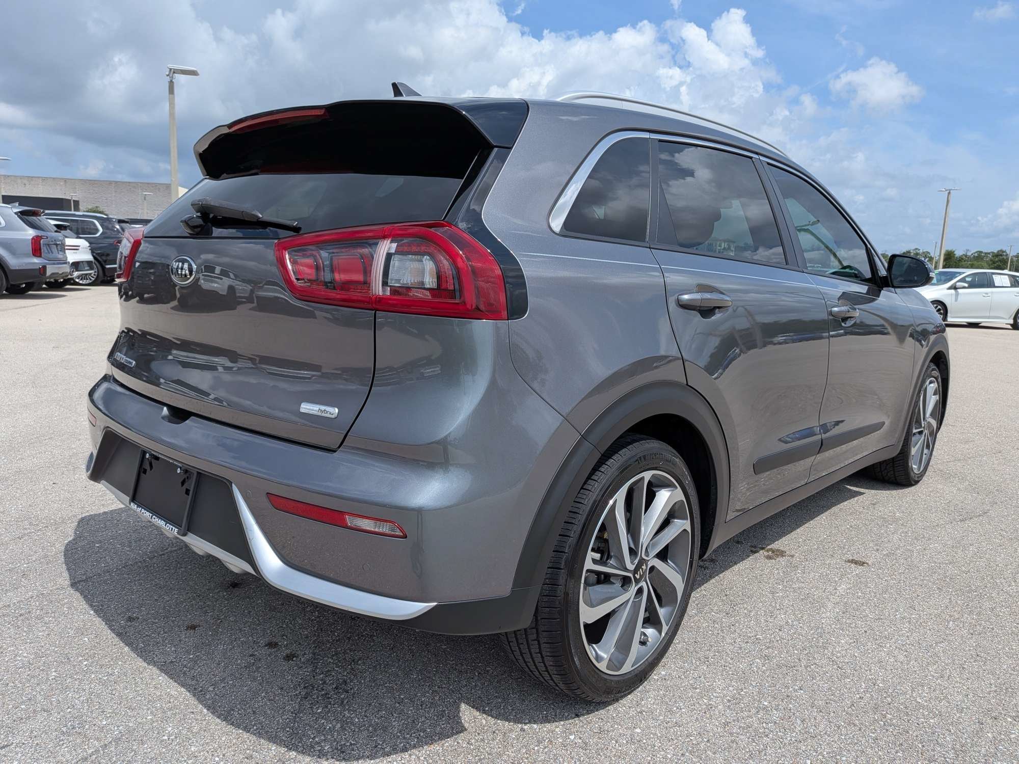 Used 2017 Metal Stream Kia Touring image 5