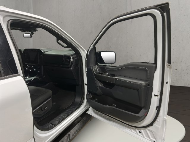 Used 2022 White Ford XLT image 18