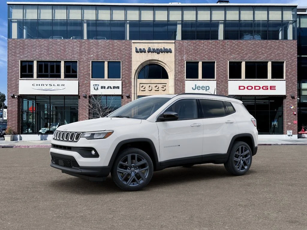 New 2026 Bright White Clearcoat Jeep Latitude image 2