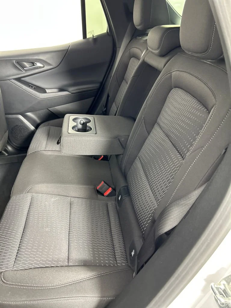 Used 2025 Summit White Chevrolet LT image 17