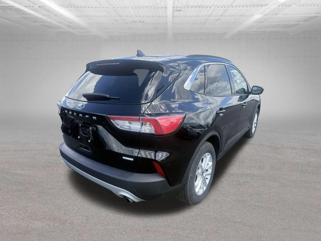 Used 2020 Black Ford SE image 4