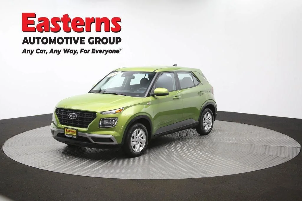 Used 2022 Green Hyundai SE image 57