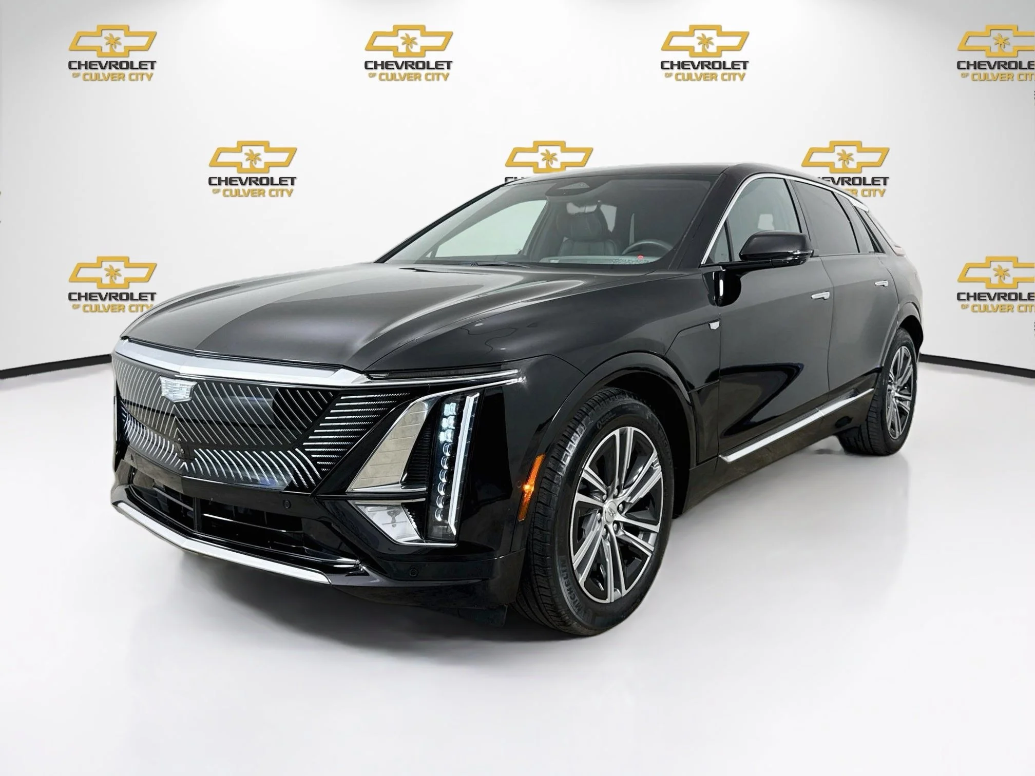 Used 2023 Stellar Black Metallic Cadillac Luxury image 3