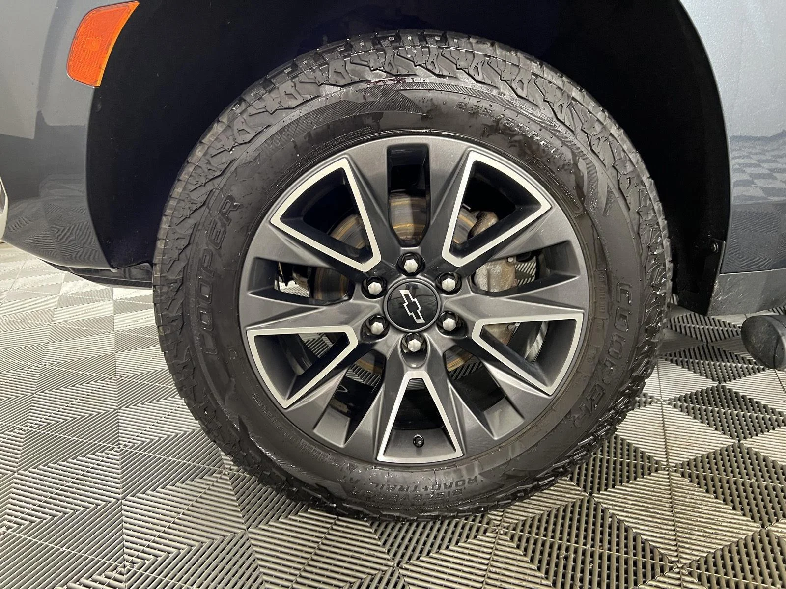 Used 2021 Shadow Gray Metallic Chevrolet Z71 image 12