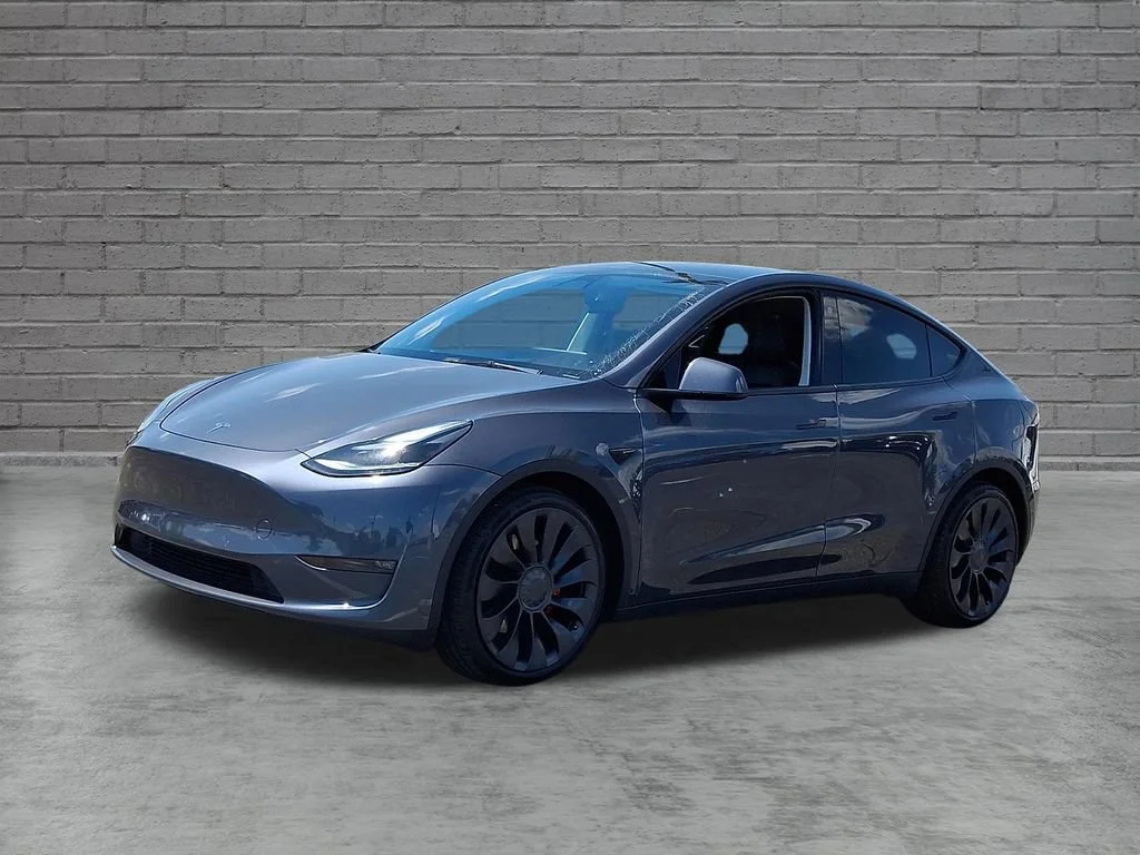 Used 2022  Tesla Performance image 5