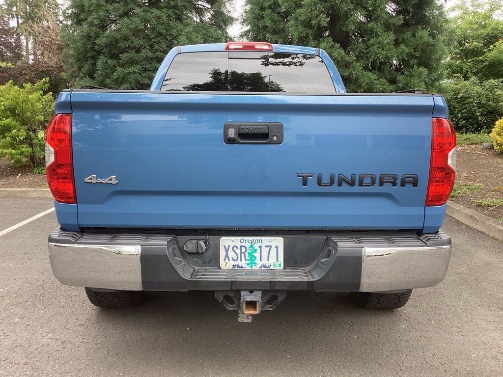 Used 2019 Blue Toyota SR5 image 18