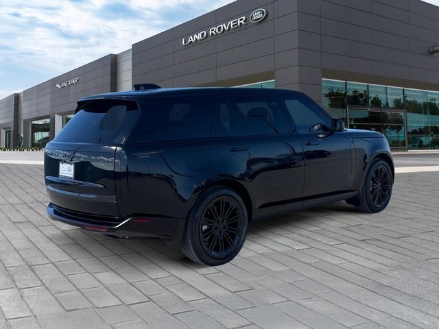 New 2026 Santorini Black Land Rover SE image 5