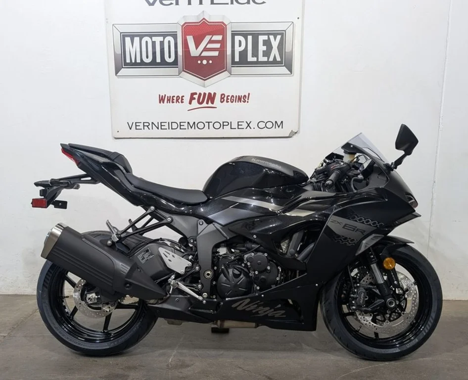 New 2027 Metallic Spark Black/Metallic Flat Spark Black Kawasaki ABS image 1