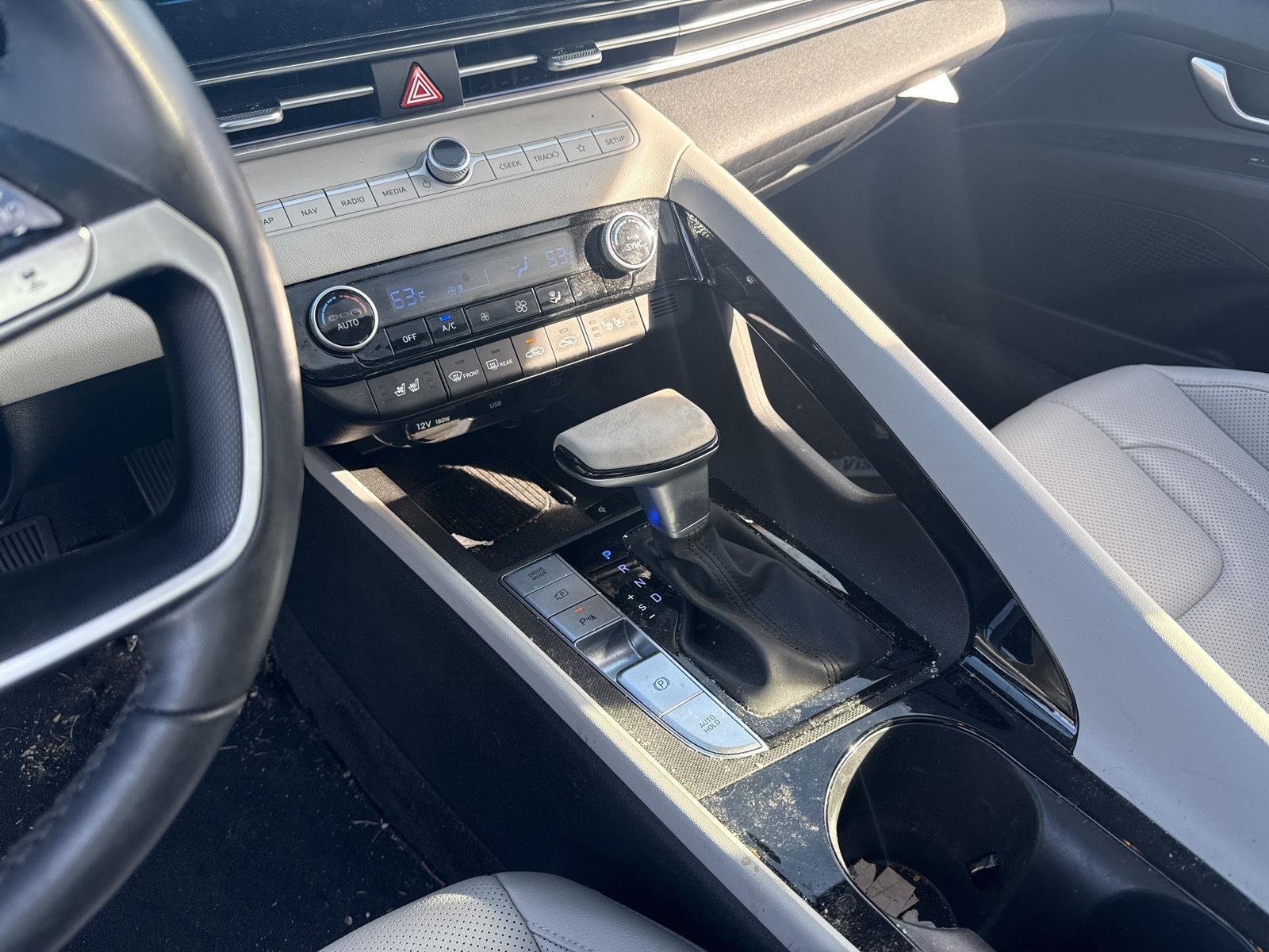 Used 2024 Fluid Metal Hyundai Limited image 15