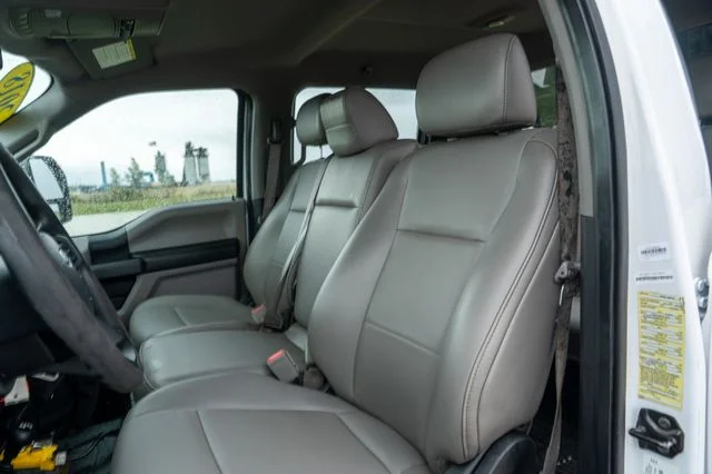 Used 2018 White Ford XL image 16