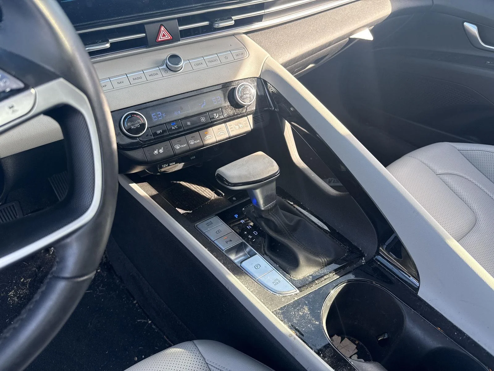 Used 2024 Fluid Metal Hyundai Limited image 15