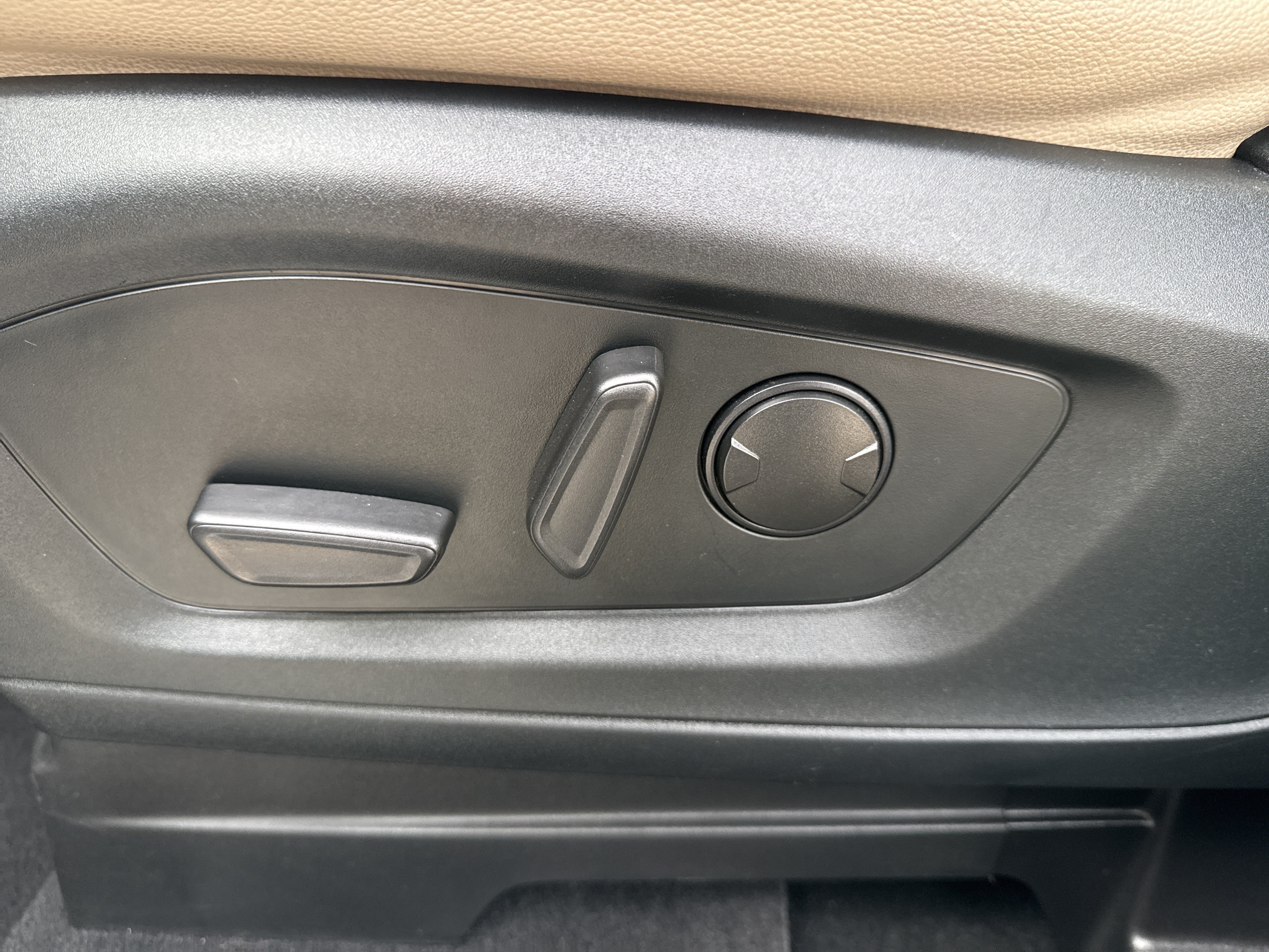 Used 2021 Gray Ford Limited image 10
