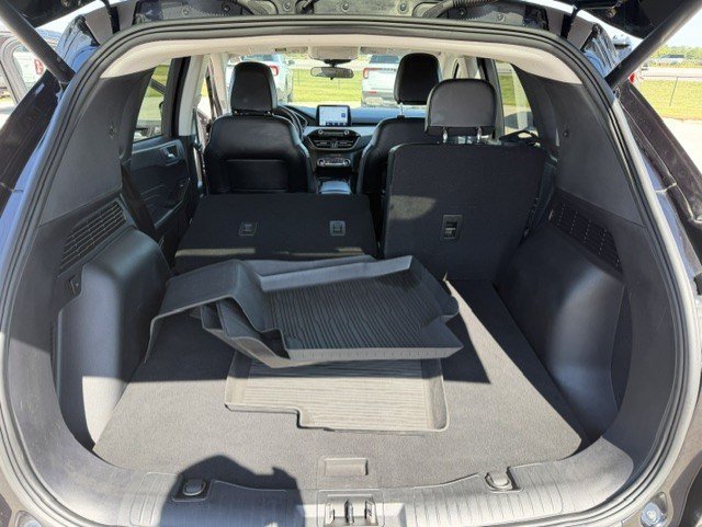 Used 2022 Black Metallic Ford SEL image 28