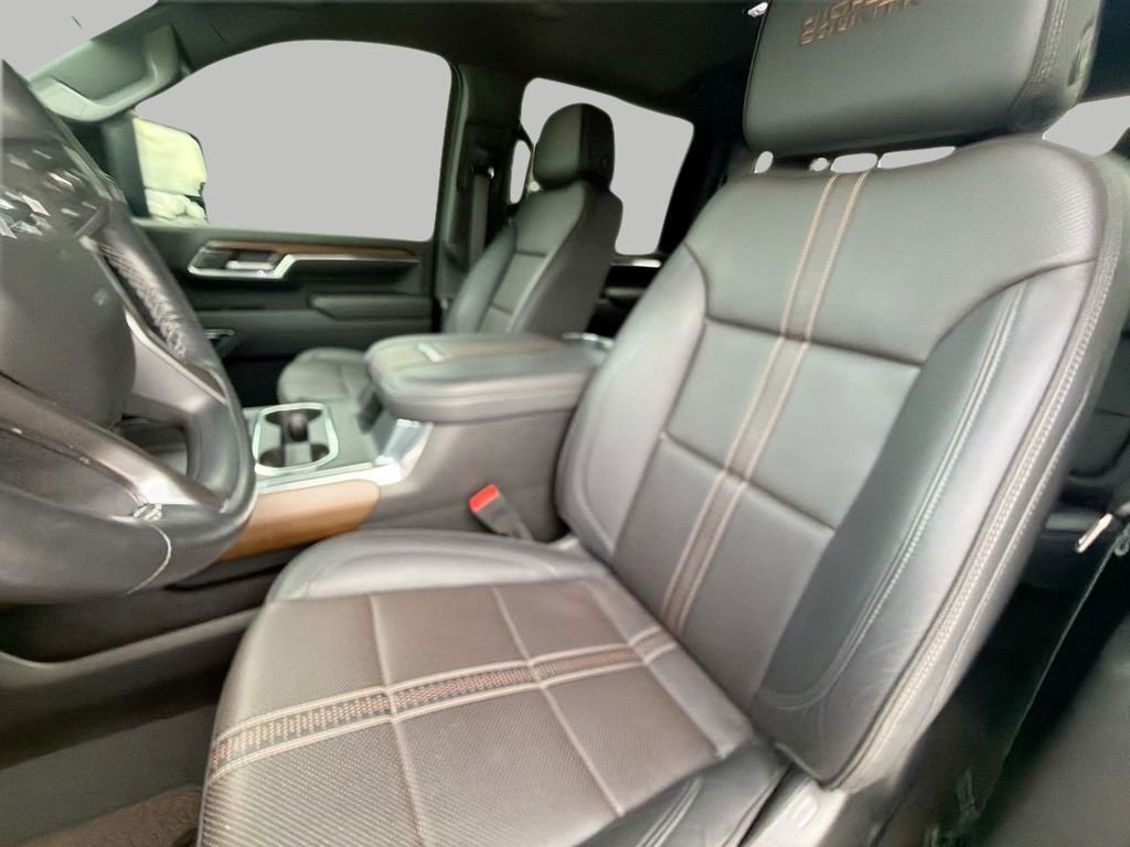 Used 2024 Black Chevrolet High Country image 17