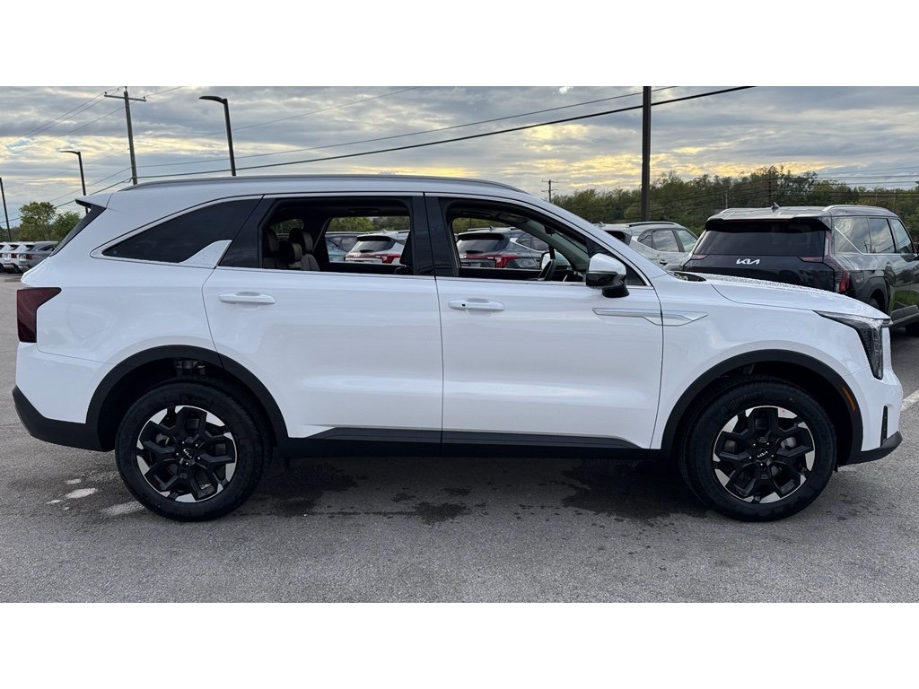 2026 Kia Sorento S photo 2