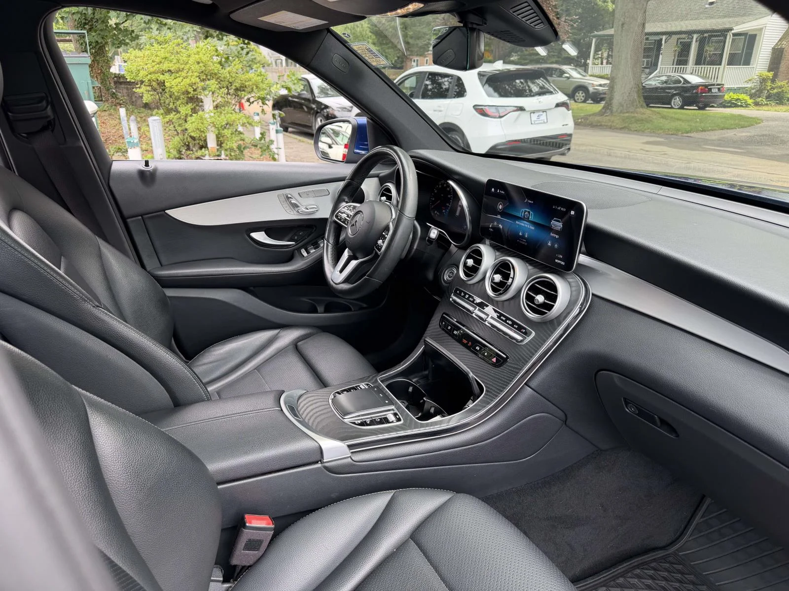 Used 2021 Blue Mercedes-Benz GLC 300 image 11