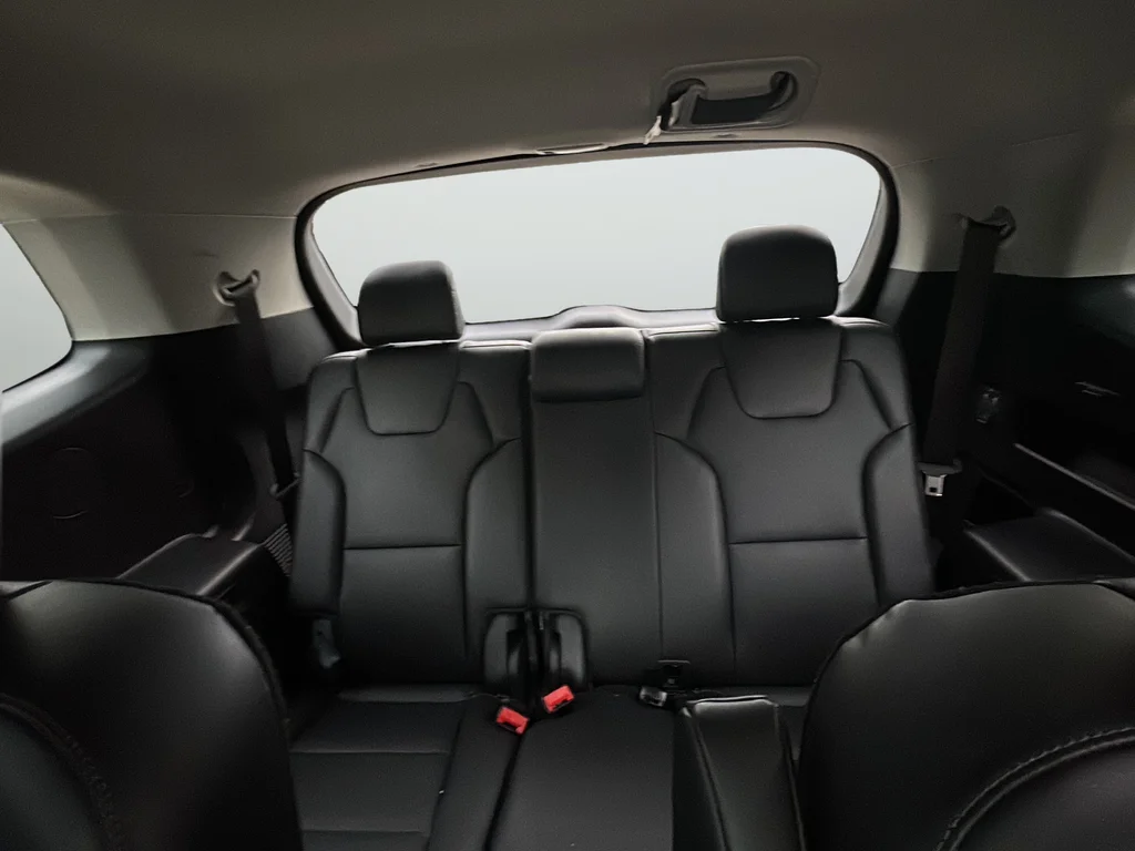 Used 2024 Red Kia S image 28