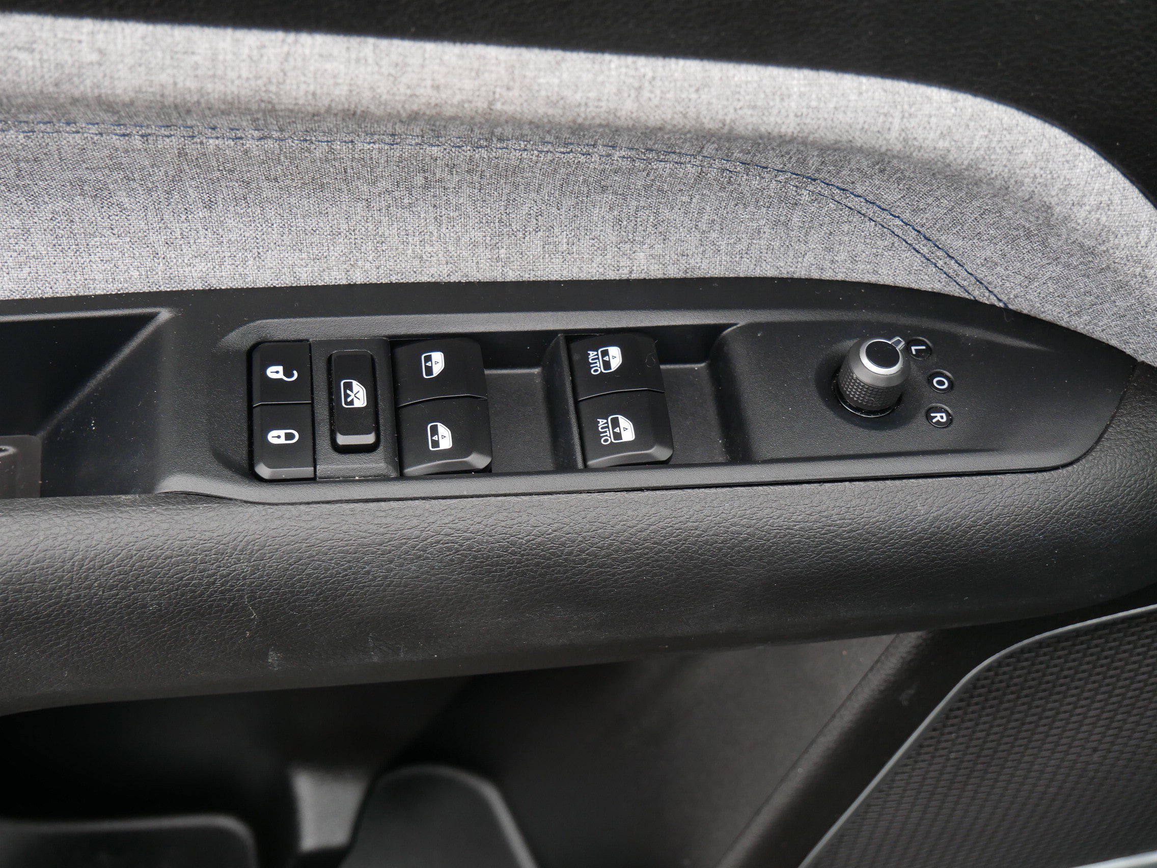 2025 Jeep Compass Latitude - Photo 18