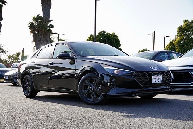 2022 Hyundai Elantra 2.0 SEL IVT's photo