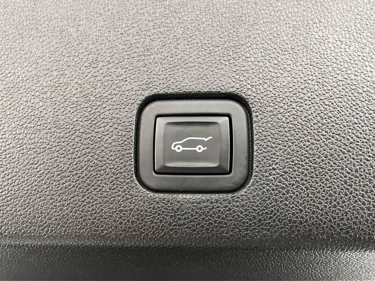 Used 2023 ARGENT SILVER METALLIC Cadillac AWD Premium Luxury image 33