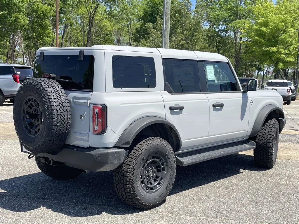 New 2026 White Ford Outer Banks image 3