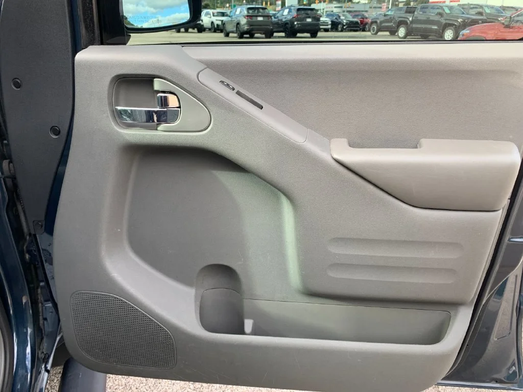 Used 2019 Blue Nissan SV image 19
