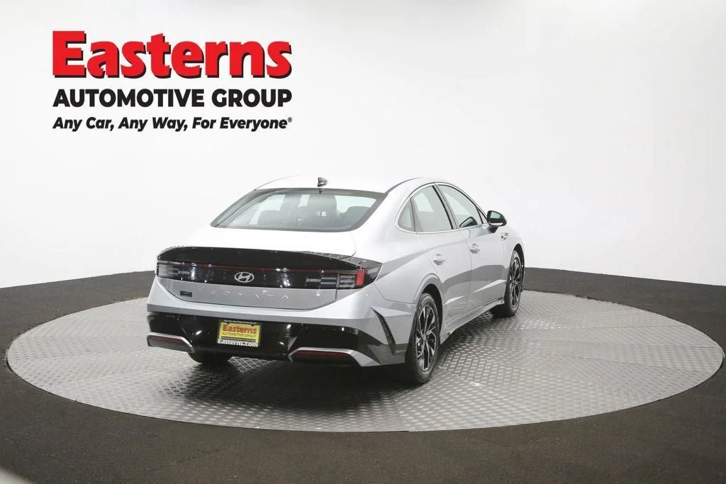 Used 2025 Silver Hyundai SEL image 42