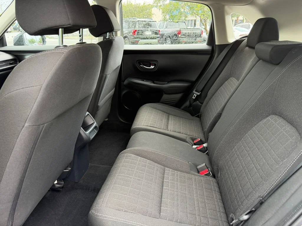 2025 Honda HR-V LX - Photo 11