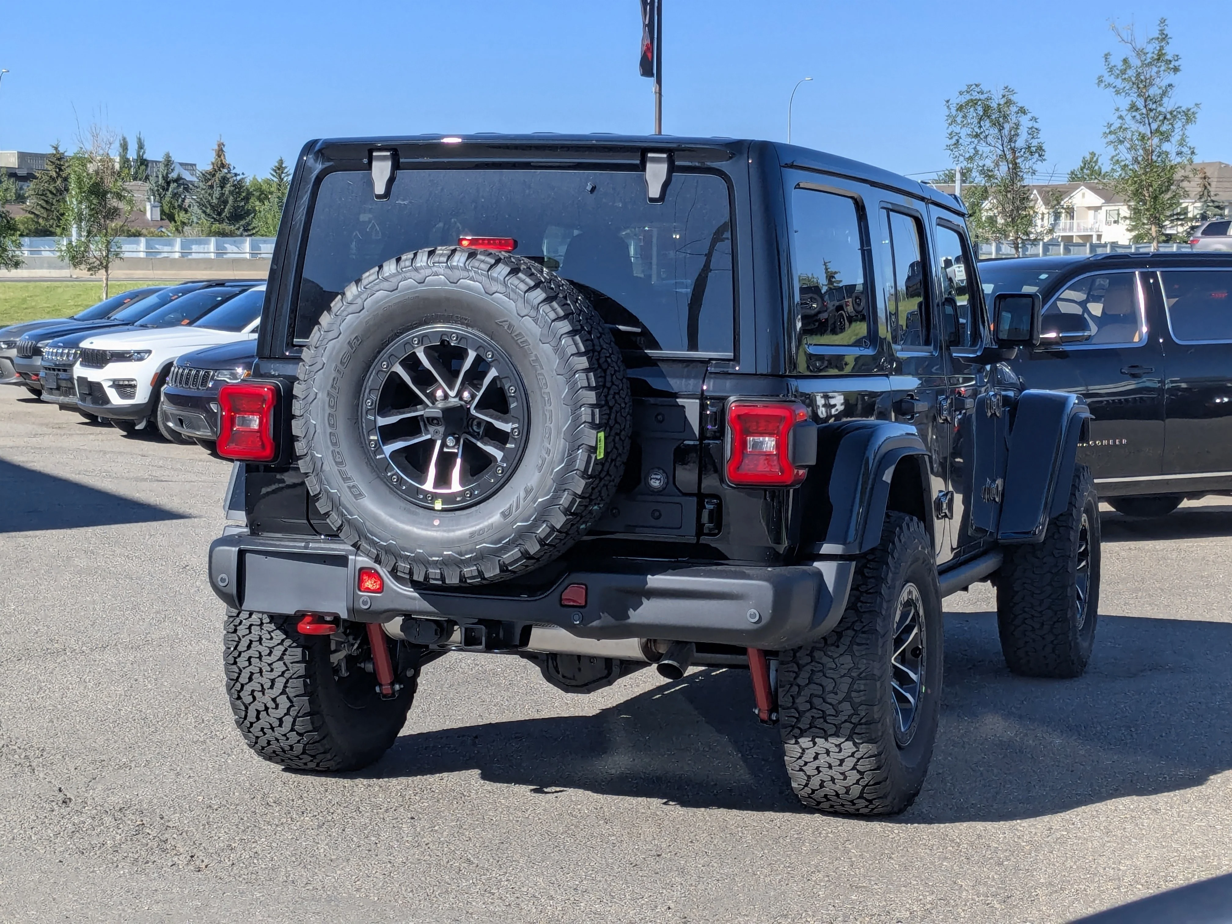 New 2025 Black Jeep Rubicon X - - 35 INCH A/T TIRES - Trailer Tow Group - Offroad Cam - Nappa leather seats & Tons More! image 7