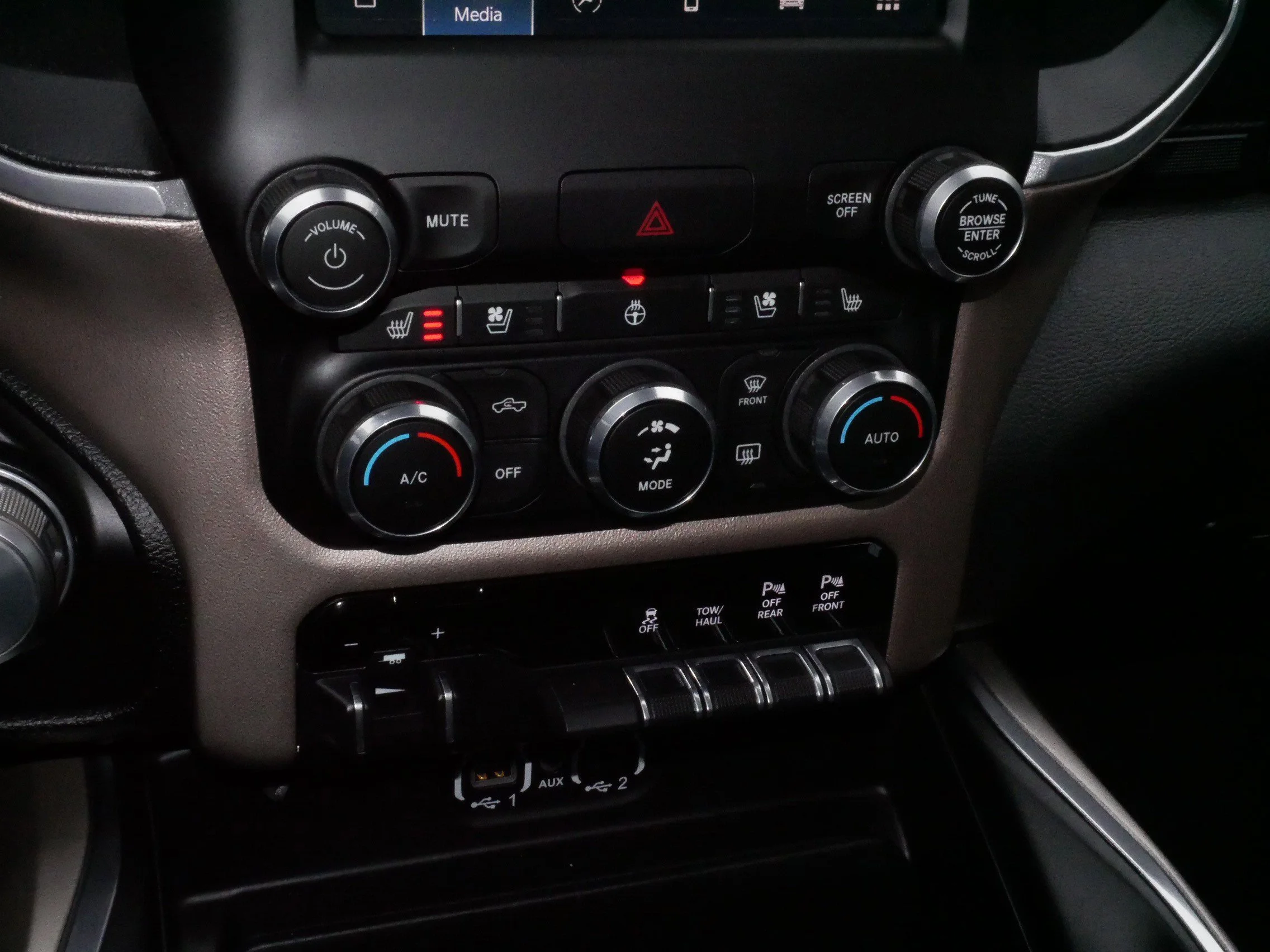 Used 2022 Diamond Black Crystal Pearlcoat Ram Laramie image 23