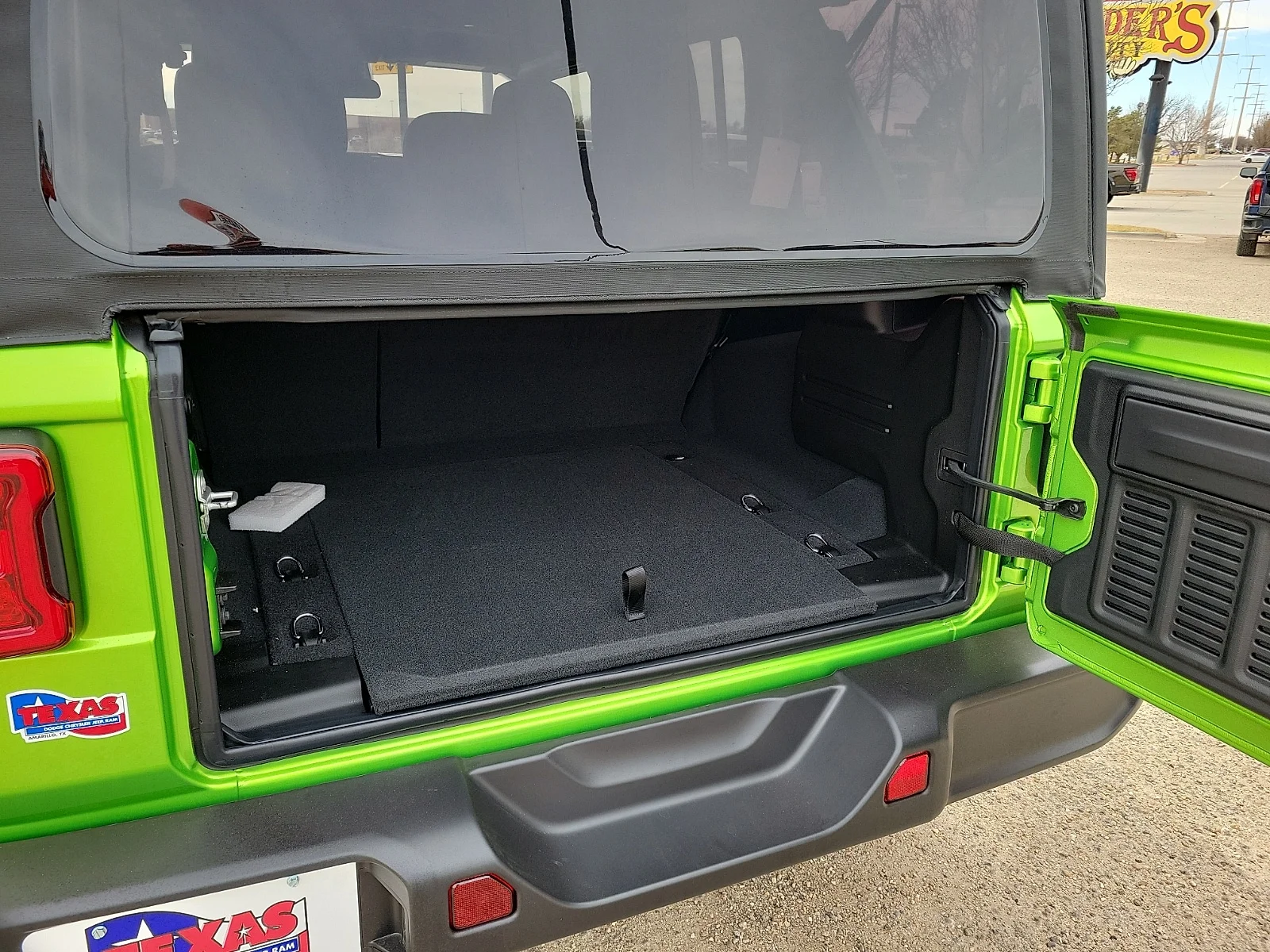 New 2026 PGE Mojito! Cle Jeep 4-DOOR SAHARA image 8
