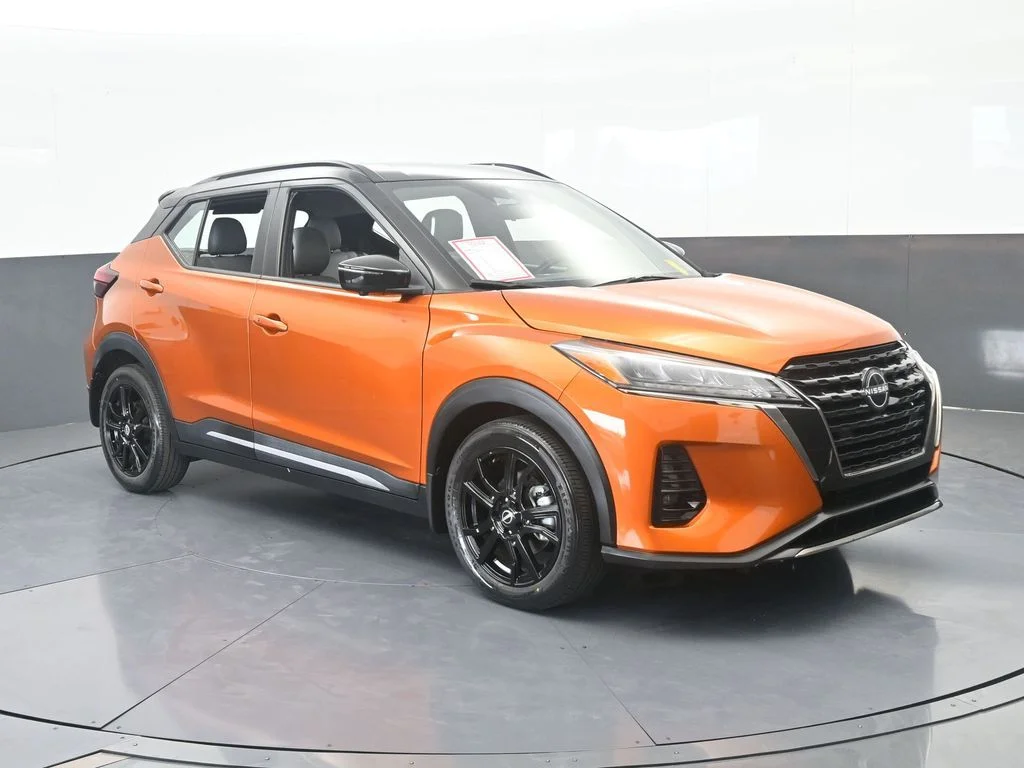 Used 2023 Monarch Orange Metallic/Super Black Nissan SR image 7