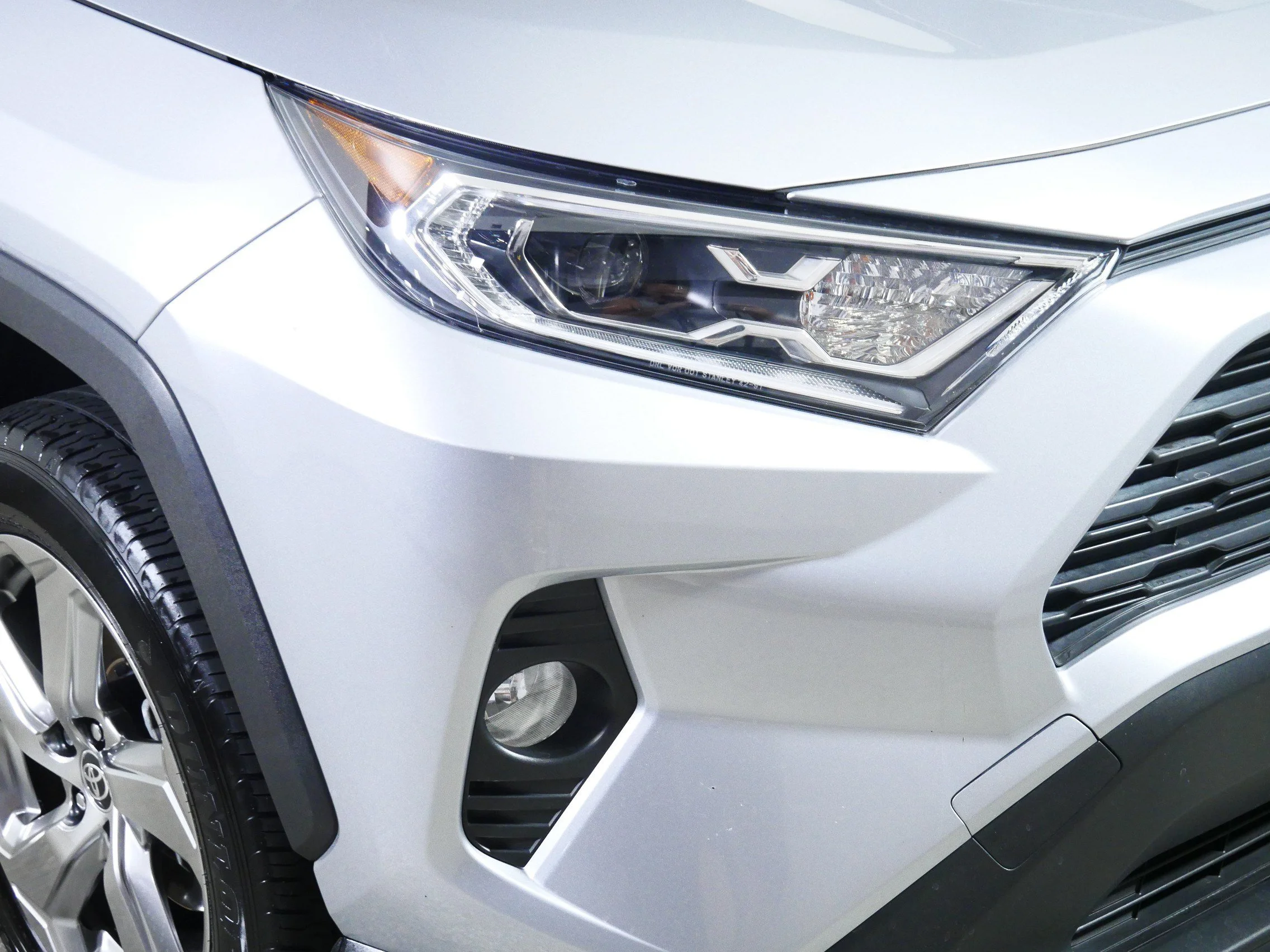 Used 2021 Silver Sky Metallic Toyota Hybrid XLE Premium image 16