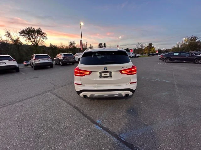 Used 2018 White BMW xDrive30i image 4