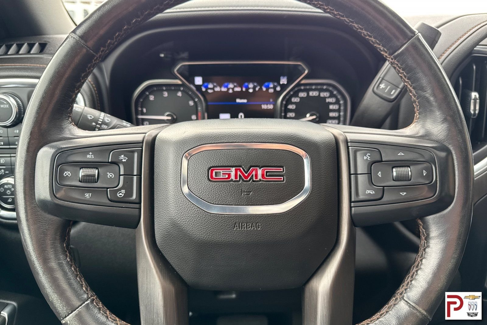 Used 2022 White GMC AT4 image 27
