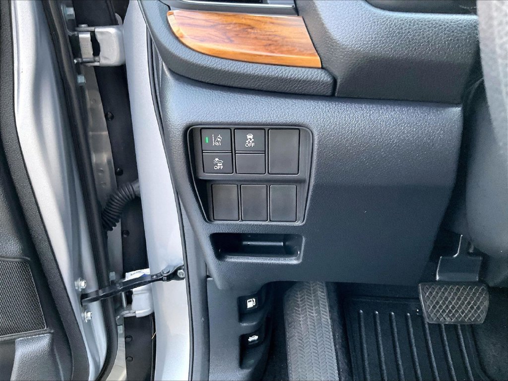 Used 2022 Silver Honda EX image 27